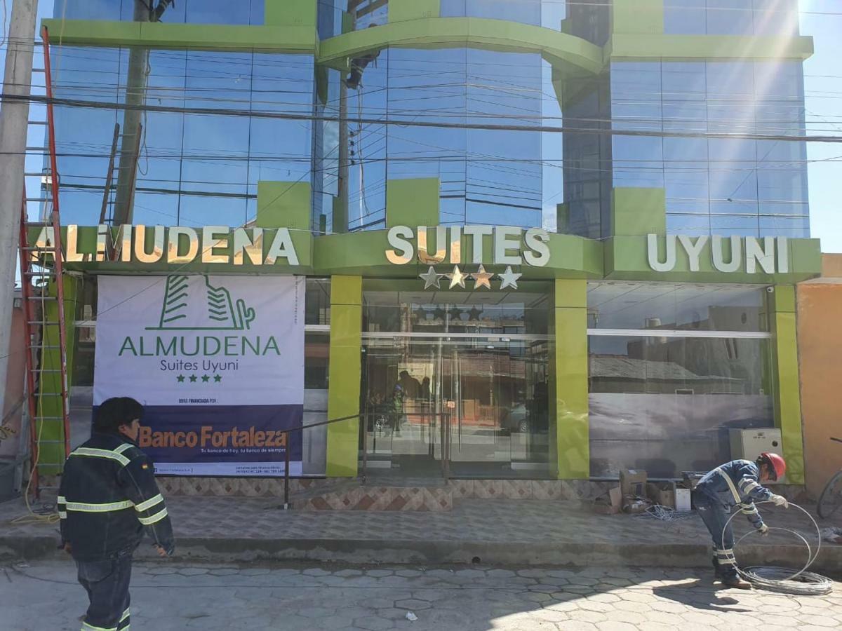 Almudena Suites Уюни Екстериор снимка