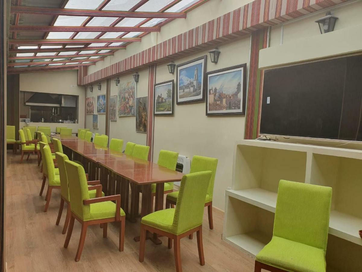 Almudena Suites Уюни Екстериор снимка